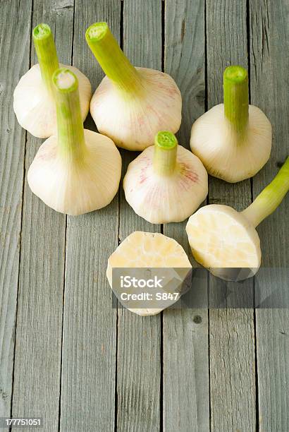 Garlics - Fotografie stock e altre immagini di Aglio - Alliacee - Aglio - Alliacee, Alimentazione sana, Bianco