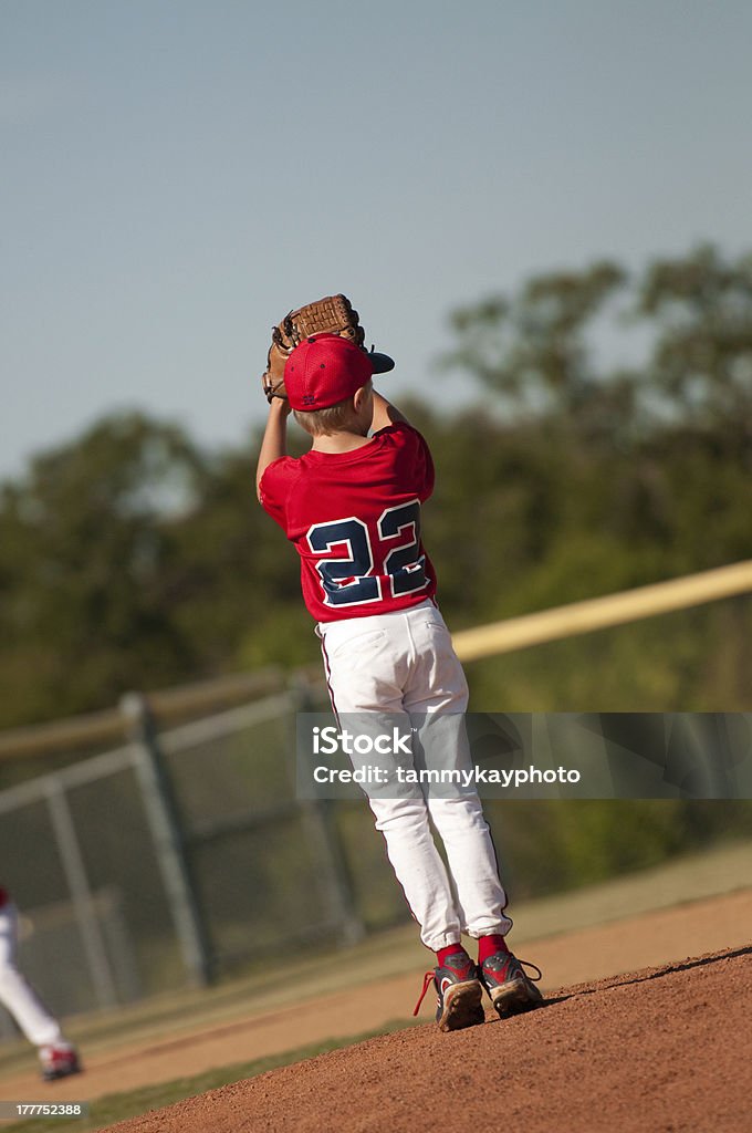 Youth Cruche vérification de deuxième base - Photo de Balle de baseball libre de droits