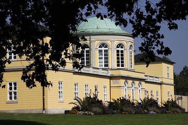 istock Library building in Hanover on mountain garden 177754269