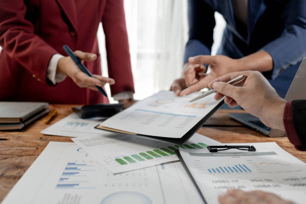 istock Explaining the report at the meeting, Collaborate to solve problems in the meeting room, Discuss startup business with the team at the office, Work together as a team, 1777569905