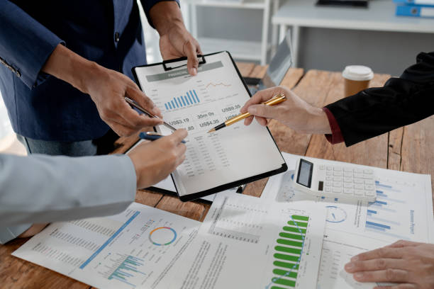 istock Explaining the report at the meeting, Collaborate to solve problems in the meeting room, Discuss startup business with the team at the office, Work together as a team, 1777571539