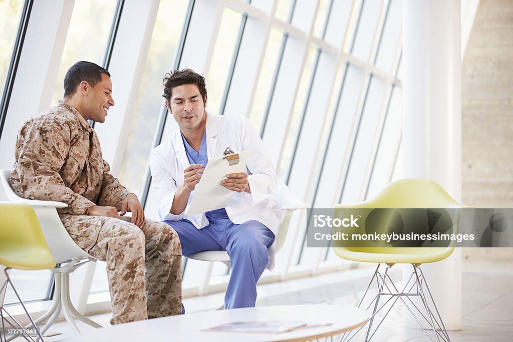 医師 Counselling ミナミコメツキストレスでお悩みの方に - 軍事のロイヤリティフリーストックフォト