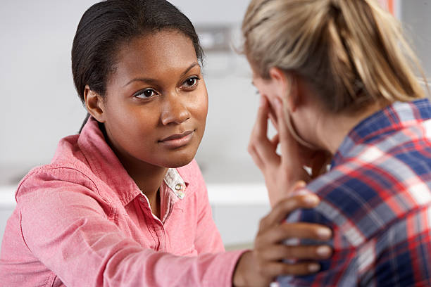 teenager mädchen besuche doctor's office mit depressionen leiden - mental health professional psychiatrist therapy teenager stock-fotos und bilder