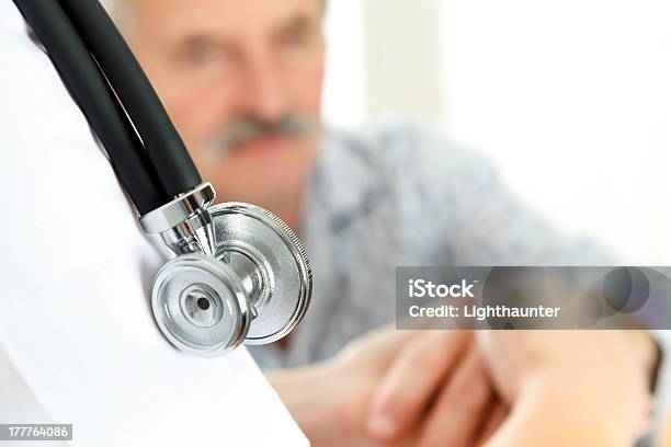 Medizinische Care Stockfoto und mehr Bilder von Abhängigkeit - Abhängigkeit, Alter Erwachsener, Alterungsprozess