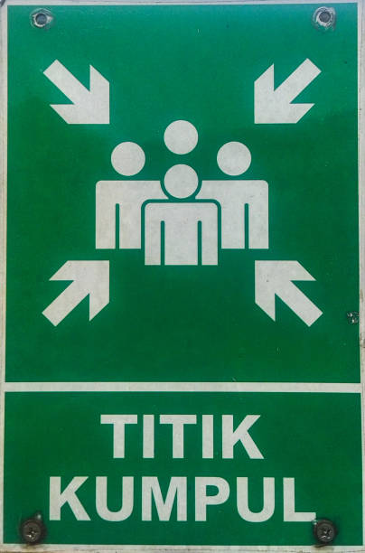 istock green sign with white message 