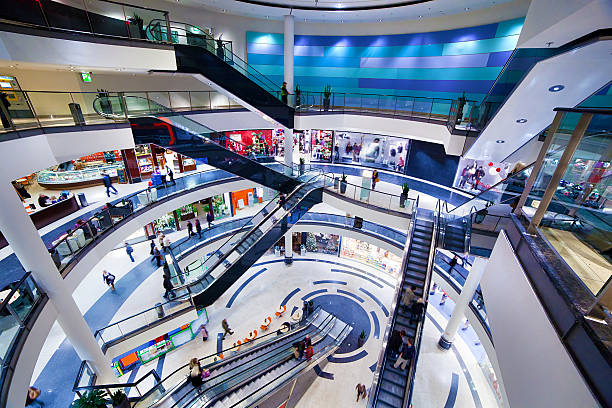 interior moderno shopping mall - shopping mall - fotografias e filmes do acervo