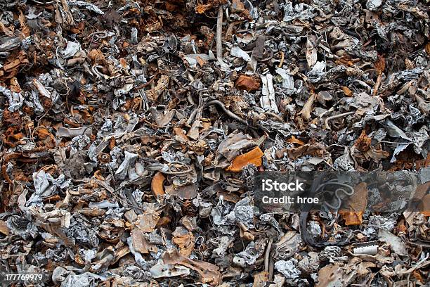 Foto de Separação De Metal e mais fotos de stock de Amontoamento - Amontoamento, Aterro de lixo, Centro de Reciclagem