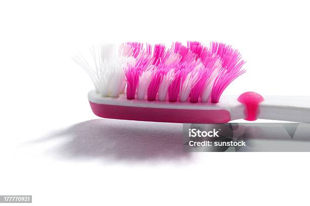 Desgastado Escova De Dentes - Fotografias de stock e mais imagens de Amarrotado - Amarrotado, Antigo, Cerda de escova