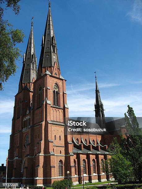 Foto de Domkyrkan De Uppsala e mais fotos de stock de Estocolmo - Estocolmo, Arquitetura, Arte
