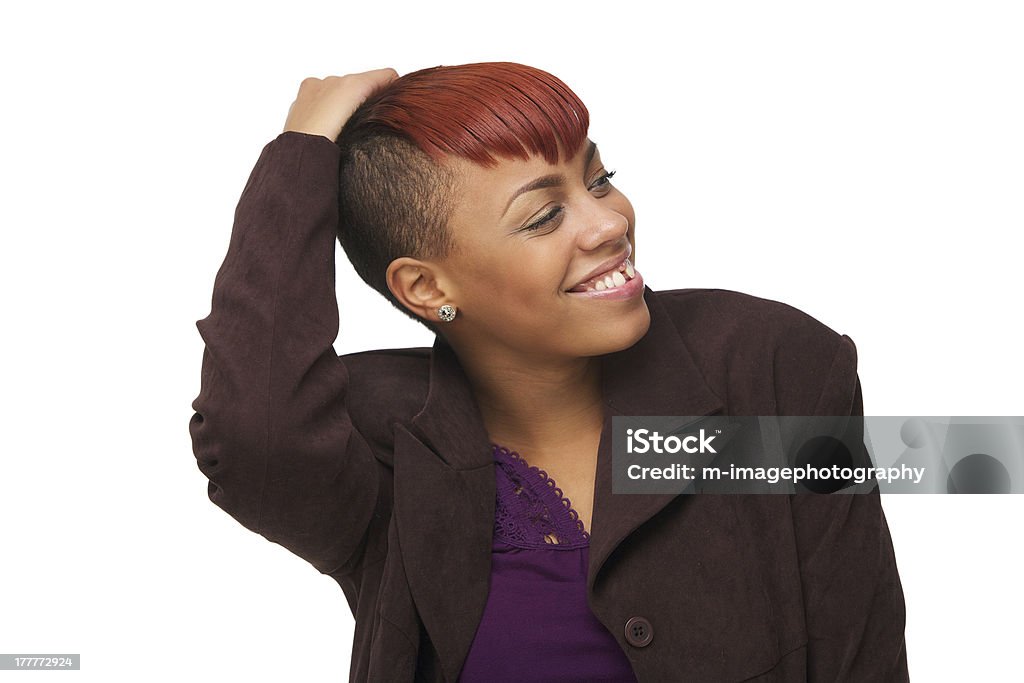 Piękny Młody African American kobieta uśmiechając się - Zbiór zdjęć royalty-free (20-24 lata)
