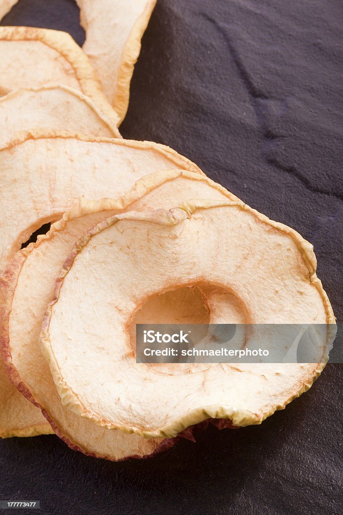 Séchés de pommes haché anneaux - Photo de Aliment libre de droits