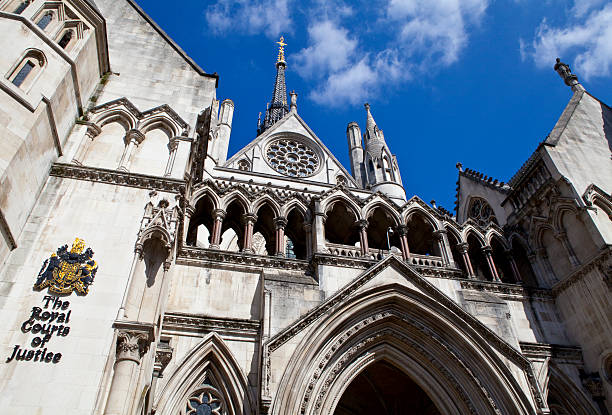 royal courts of justice in london - royal courts of justice stock-fotos und bilder
