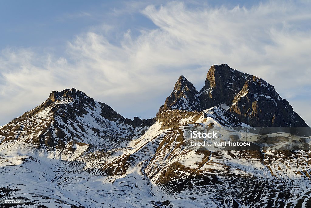 Montagne enneigees - Photo de Abrupt libre de droits