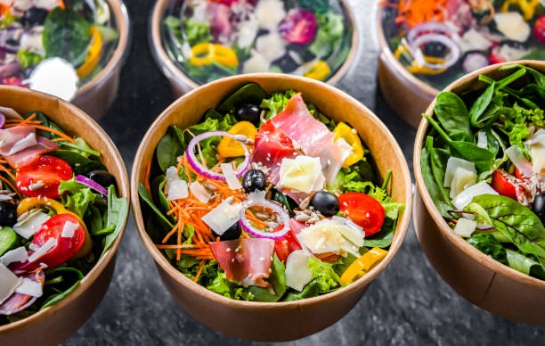 istock Paper boxes with pre-packaged vegetable salads ready for sale 1777770440