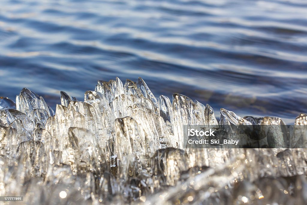 Abstract forma de cristales de hielo en la primavera - Foto de stock de Abstracto libre de derechos
