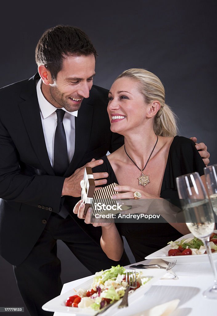 Romantisches Paar im restaurant - Lizenzfrei Alkoholismus Stock-Foto