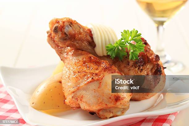 Pollo Picante Drumsticks Foto de stock y más banco de imágenes de Alimento - Alimento, Alimentos cocinados, Asado - Alimento cocinado