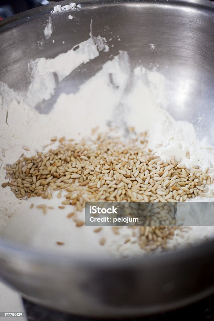 Piñón de la harina - Foto de stock de Comida italiana libre de derechos