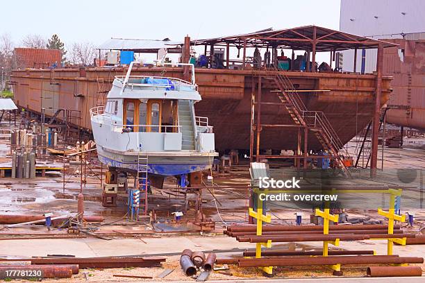 Shipyard Stockfoto und mehr Bilder von Arbeitsstätten - Arbeitsstätten, Blau, Fotografie