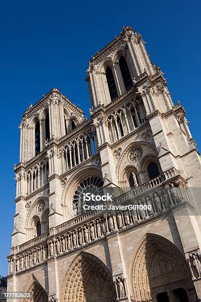Photo libre de droit de Cathédrale Notredame Paris banque d'images et plus d'images libres de droit de Antique - Antique, Architecture, Capitales internationales