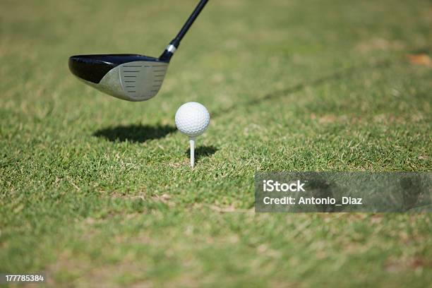 Foto de Bola De Golfe E Tee Off Antes e mais fotos de stock de Atividade Recreativa - Atividade Recreativa, Bola, Bola de Golfe