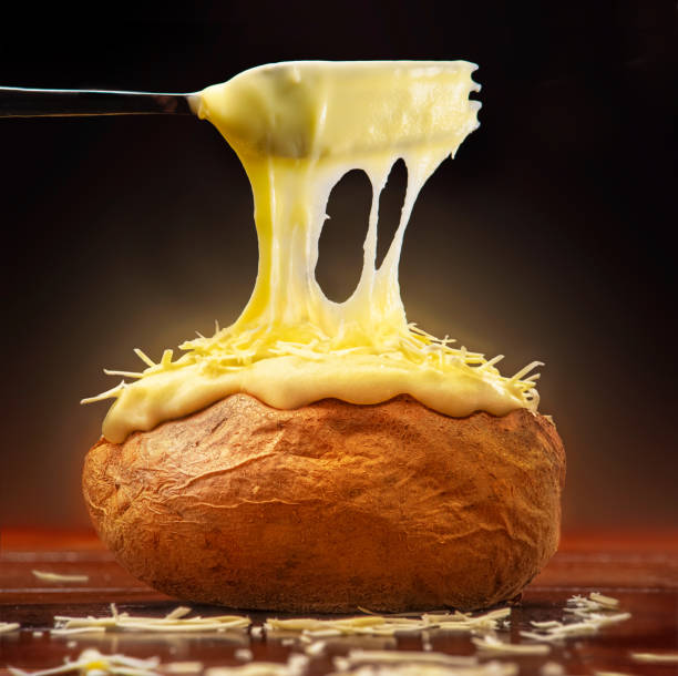 Batata Recheada 3 Queijos: Receita Irresistível e Caseira - receita deliciosa profissional - passo 2