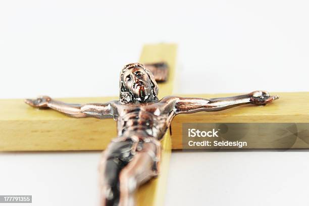 Jesus Cristo No Cruz - Fotografias de stock e mais imagens de Adulto - Adulto, Calvário - Monumento, Conceito