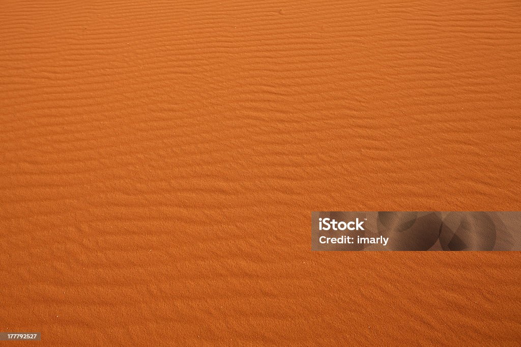 Ondulado patrón en el desierto de arena - Foto de stock de Aire libre libre de derechos