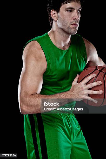 バスケットボール選手 - 1人のストックフォトや画像を多数ご用意 - 1人, Tシャツ, カジュアルウェア
