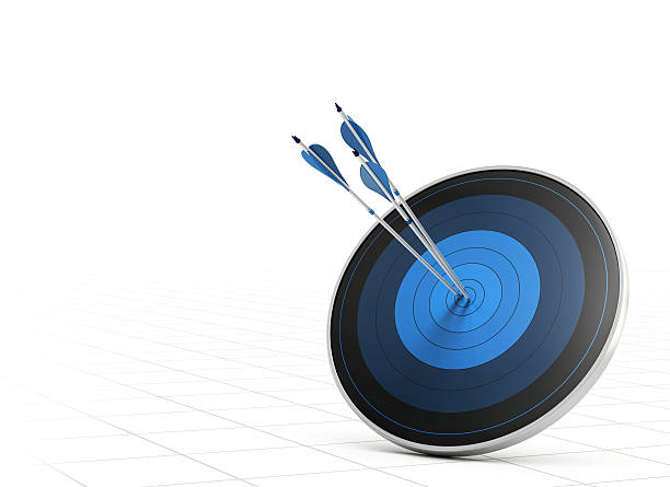эффективности концепции, стрела и цели - bulls eye target arrow darts стоковые фото и изображения