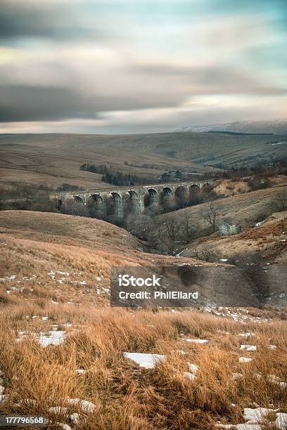 Foto de Denthead Viaduct e mais fotos de stock de Parque Nacional Yorkshire Dales - Parque Nacional Yorkshire Dales, Turismo Urbano, Amassado