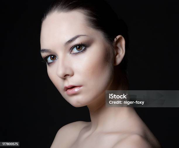 Foto de Beautyl Rosto De Mulher Com Maquiagem e mais fotos de stock de Adulto - Adulto, Articulação humana, Cosmético