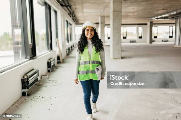 I Love What I Do Stock Photo - Download Image Now - Portrait, Construction Site, Full Length