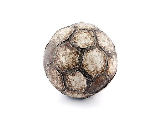 旧サッカーボール、クリッピングパス - soccer ball old leather soccer ストックフォトと画像