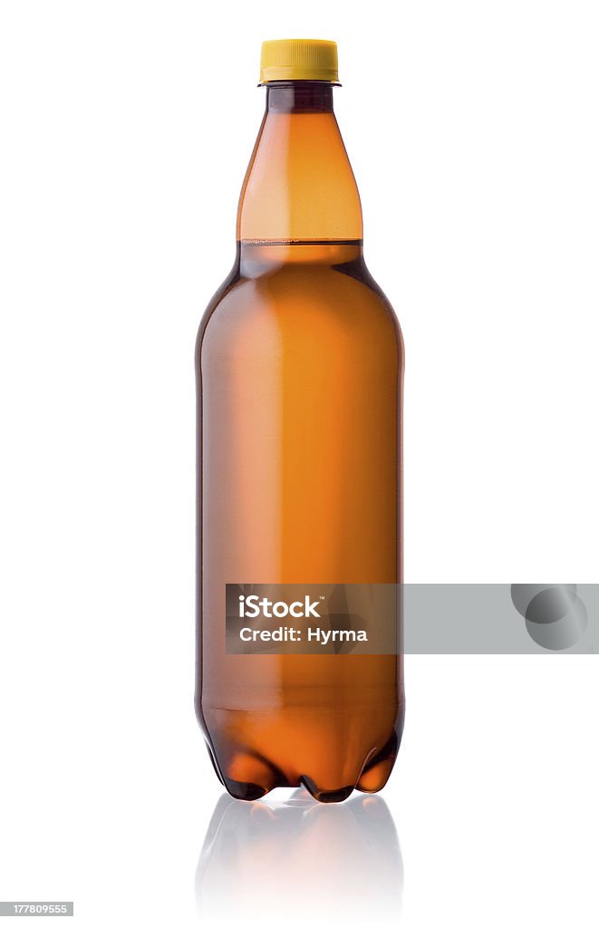 Frasco de plástico de cerveja marrom isolado em um fundo branco - Royalty-free Garrafa de Cerveja Foto de stock