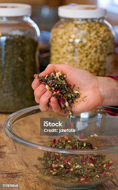 Mistura De Medicamentos À Base De Plantas - Fotografias de stock e mais imagens de Antioxidante - Antioxidante, Aromaterapia, Camellia sinensis