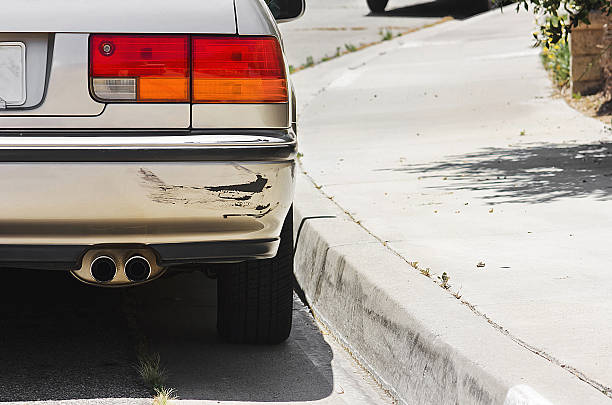 de carros swiped pára-choques - bumper imagens e fotografias de stock