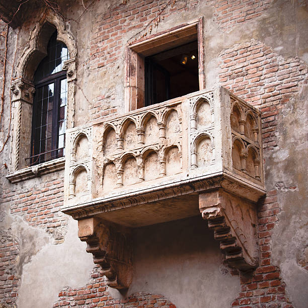 istock Romeo and Juliet balcony 177814026