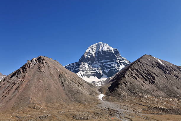 saint mont kailash - bonpo photos et images de collection