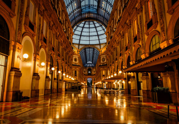 galerie de vittorio emanuele ii - galleria vittorio emanuele ii photos et images de collection