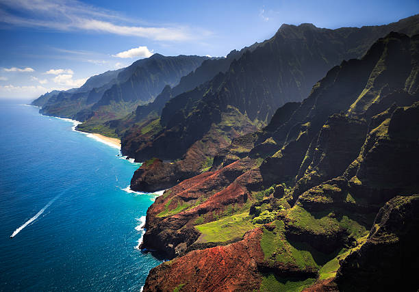istock Na Pali Coastline Kauai 177829485