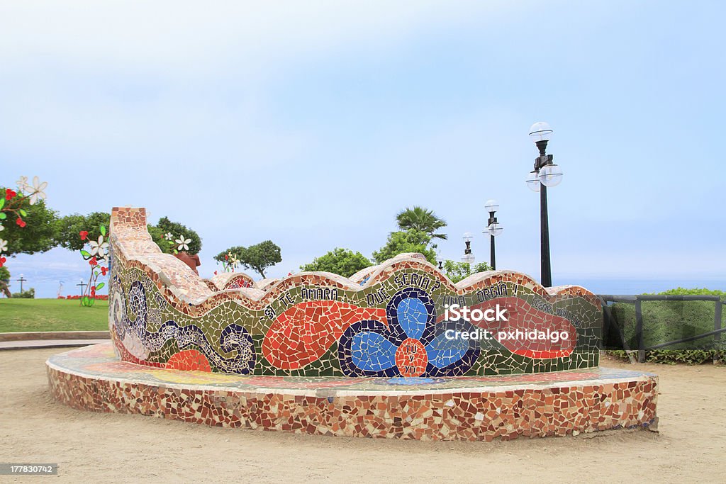 El Parque del Amor, in Miraflores, Lima, Perù - Foto stock royalty-free di Albero