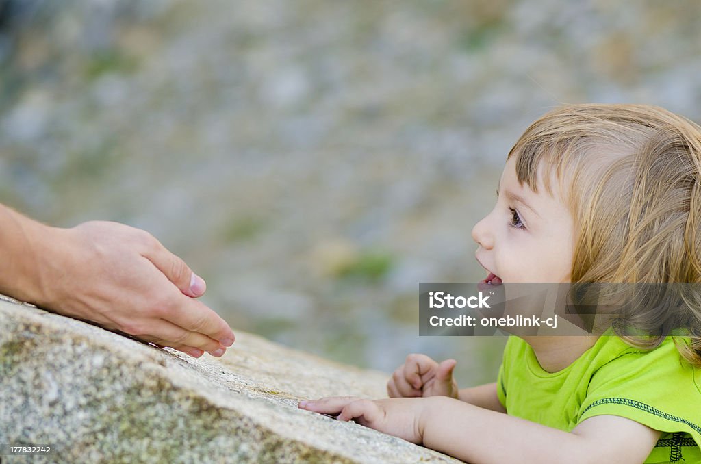 Confiance d'un enfant - Photo de Atteindre libre de droits