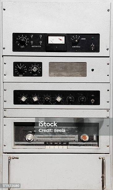 Radio Stockfoto und mehr Bilder von Altertümlich - Altertümlich, Lautsprecherbox, Retrostil