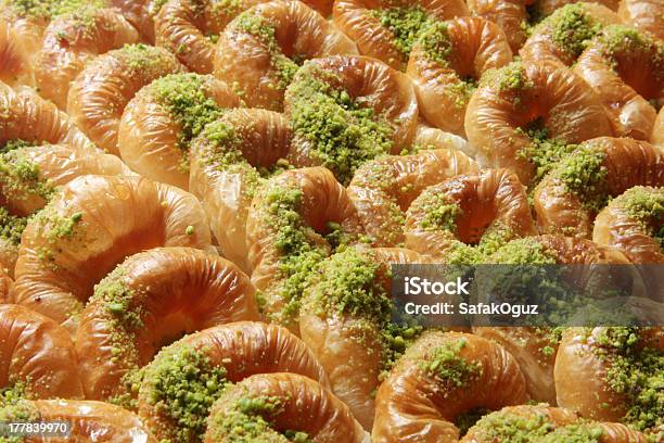 Baklava Foto de stock y más banco de imágenes de Al horno - Al horno, Alimento, Almendra