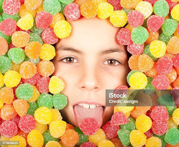Enterrado No Jellybeans - Fotografias de stock e mais imagens de Coinfeitos - Coinfeitos, Comer, Criança