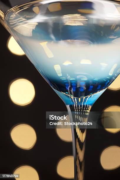 Cocktails Auf Der Tanzfläche Stockfoto und mehr Bilder von Alkoholisches Getränk - Alkoholisches Getränk, Aperitif, Ausgedörrt