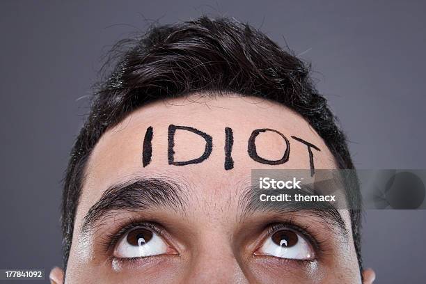 Pria Idiot Foto Stok Unduh Gambar Sekarang Dahi Menulis Pria Idiot Foto Stok Unduh Gambar Sekarang Dahi Menulis