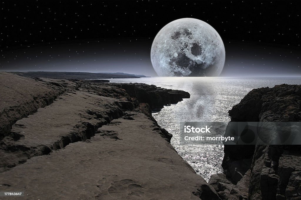 Cintilante lua e pedras em rocky burren paisagem - Foto de stock de Estrela - Espaço royalty-free