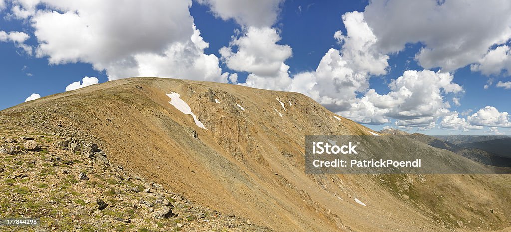 Monte Elbert Panorama - Foto stock royalty-free di Alpinismo